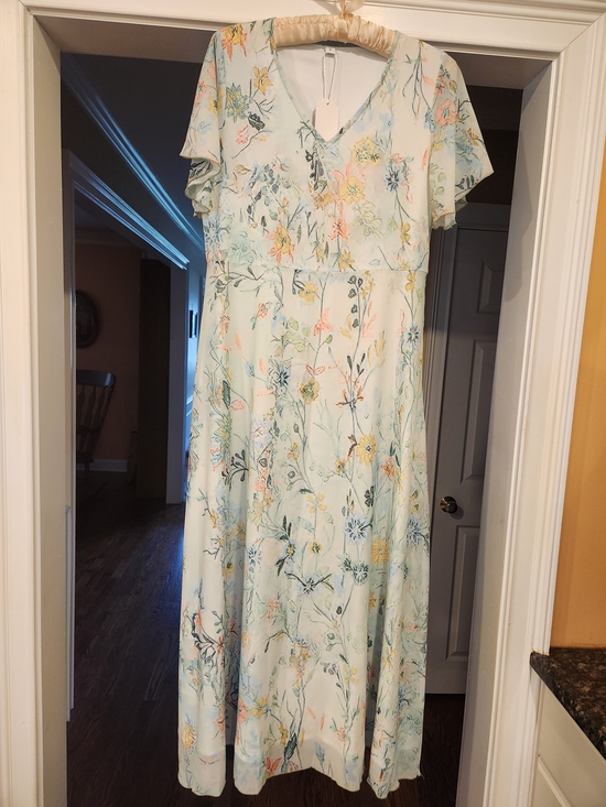 Dresses & Skirts - Floral V-Neck Maxi Dress in Light Blue